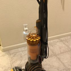 Dyson Ball Multifloor 2 Vacuum