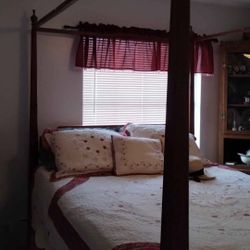 Queen Size Canopy Bedroom Set 