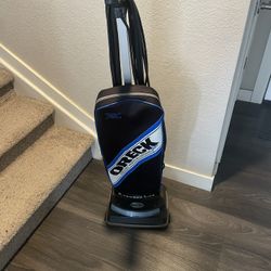 Excellent condition 2 Speed Oreck XL2 Pro Vacuum - Commercial Quality.