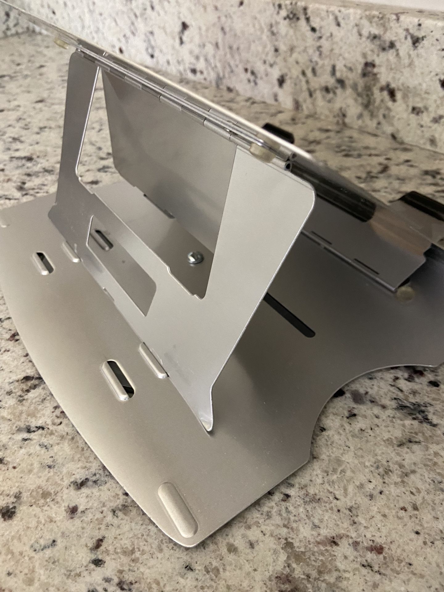 Aidata Tablet/Ipad Stand