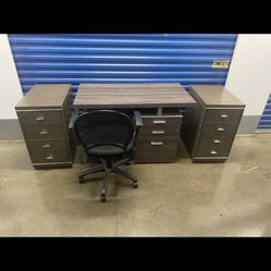 Matching Desk Set W/locking Drawers!