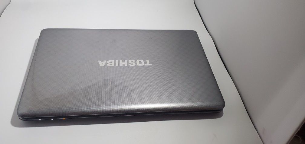 Toshiba Satellite l775 Laptop