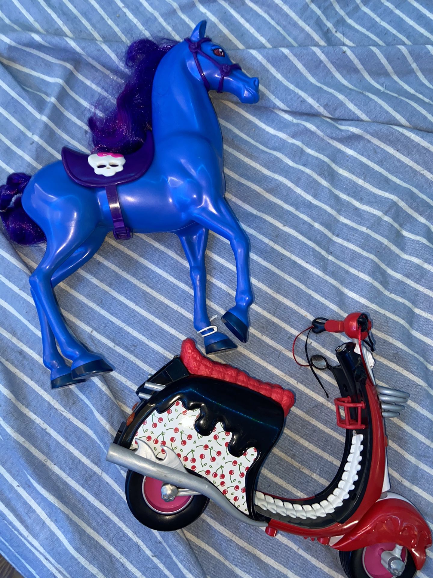 Monster high Horse and Scooter