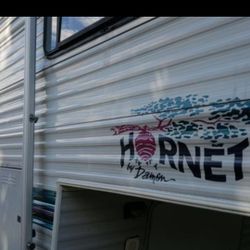  1994 Damon Hornet 25' 5th Wheel Back Yard Hotel/Home