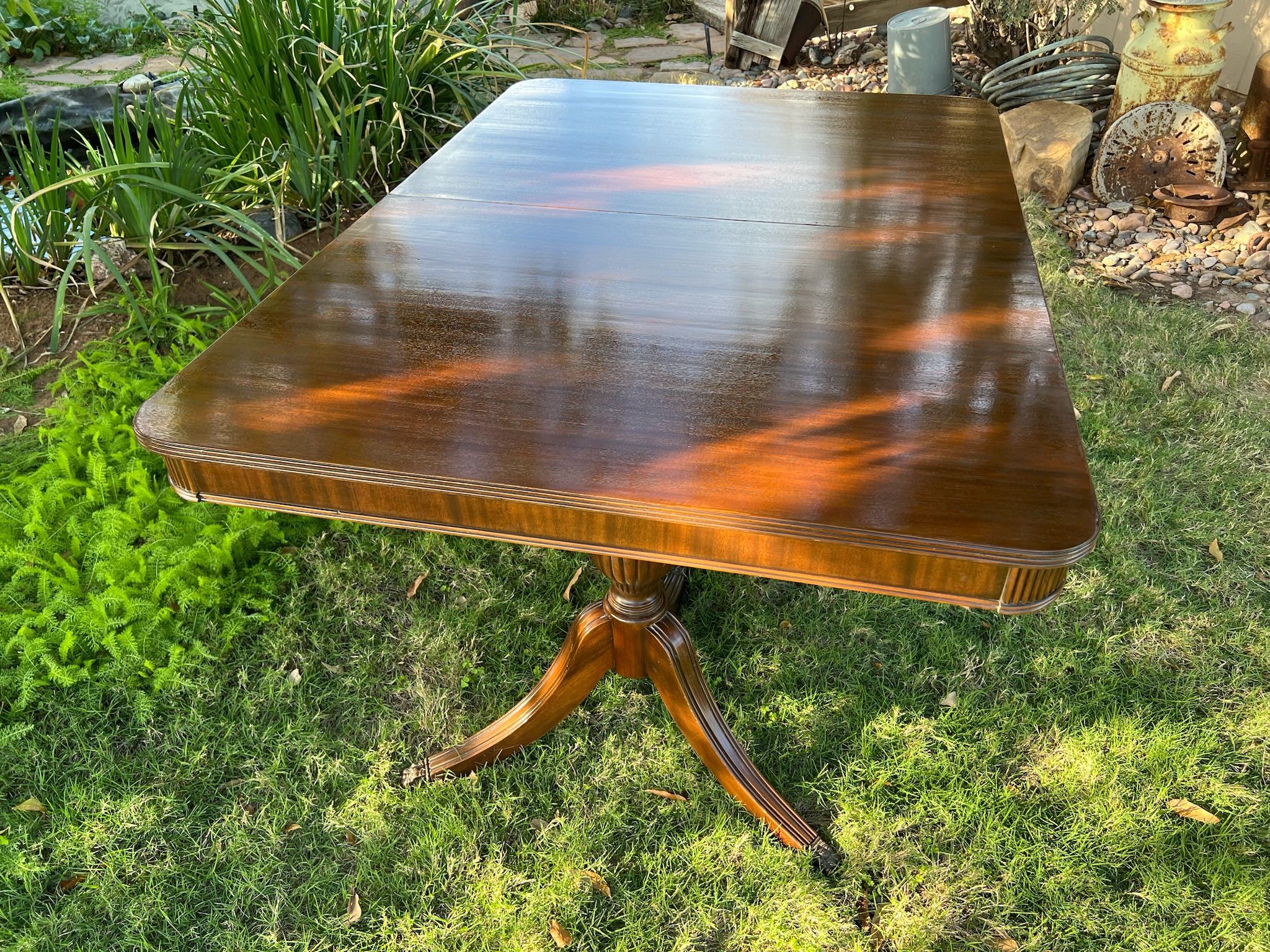 Duncan Phyfe style dining table 