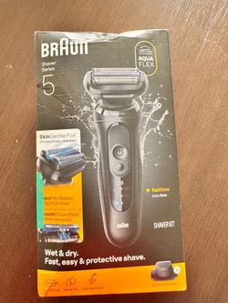 Braun Series 5 AquaFlex Electric Shaver Kit – NEW