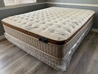 King Organic Cloud Comfort Europillow Top 12inch matres!!