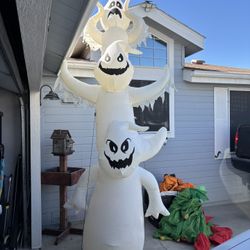 Ghost Tower 12’ Tall 4 Ghosts 