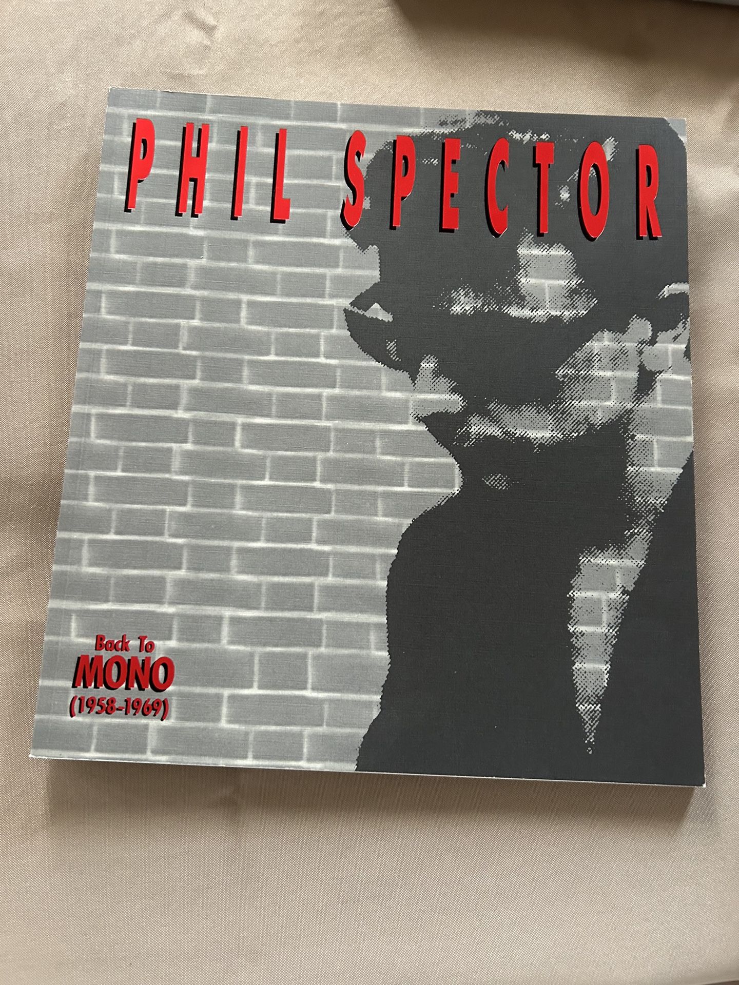 Vintage/1991/Phil Spector Back To Mono 4 CD Set With Booklet & Button In Like New Condition