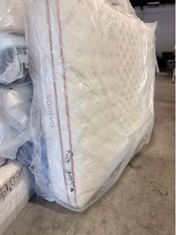 💥Queen mattress Saatva Classic 💥