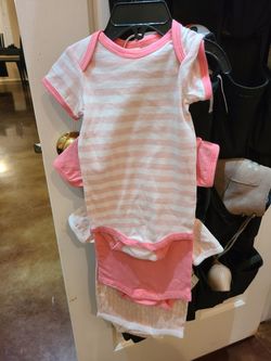 Onesies - size 6 months