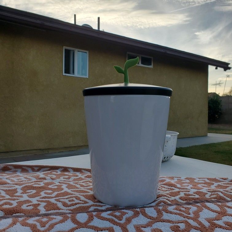 Ceramic Countertop Compost Bin