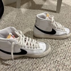 Nike blazers Size 7 Women’s 