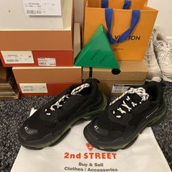 Balenciaga Triple S’s Black