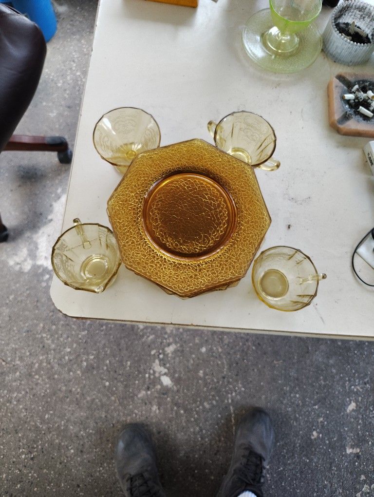 Vintage LE Smith 11 Plates Madrid Yellow Depression Glass For Pieces