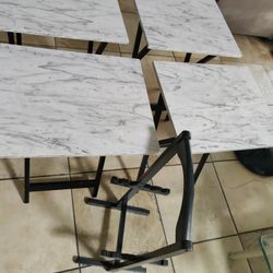 4 TV TRAYS FOLDING TABLE /$20 / 4 MESITAS / NELLIS BLVD AND CHEYENNE AVE 