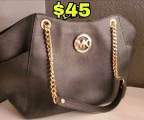 Good Condition
 Michael Kors Black Leather Purse $45