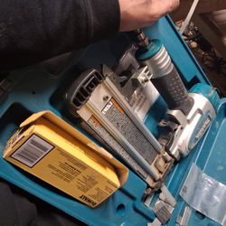 Makita Brad Nailer Af505n