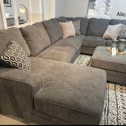 AP🎉 Ultra-deep seats , 3-Piece Sectional with Chaise// Fast Delivery - Financing 