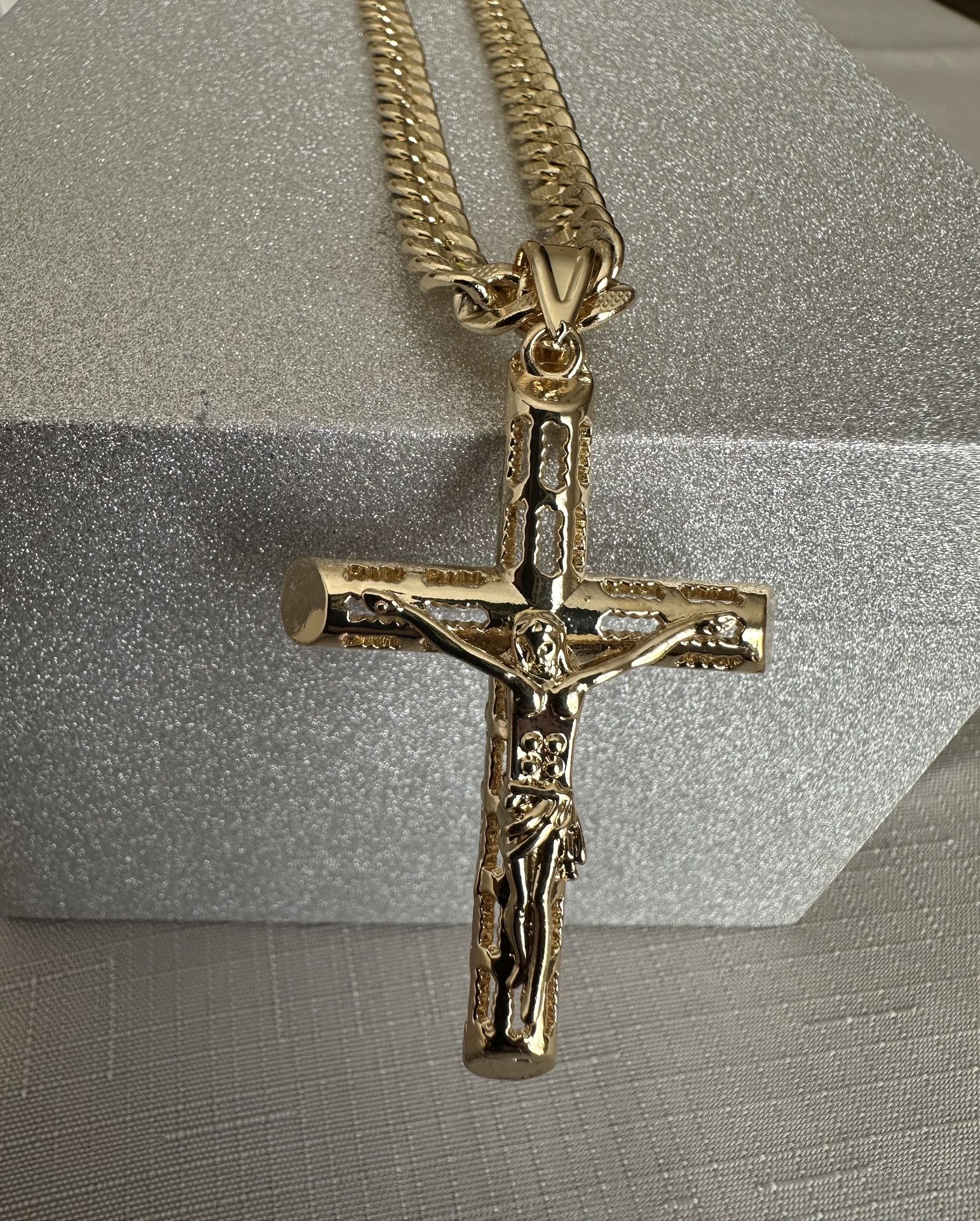 Cuban Chain In Gold Plated With Big Cross Pendant