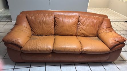 Free sofa must pick up