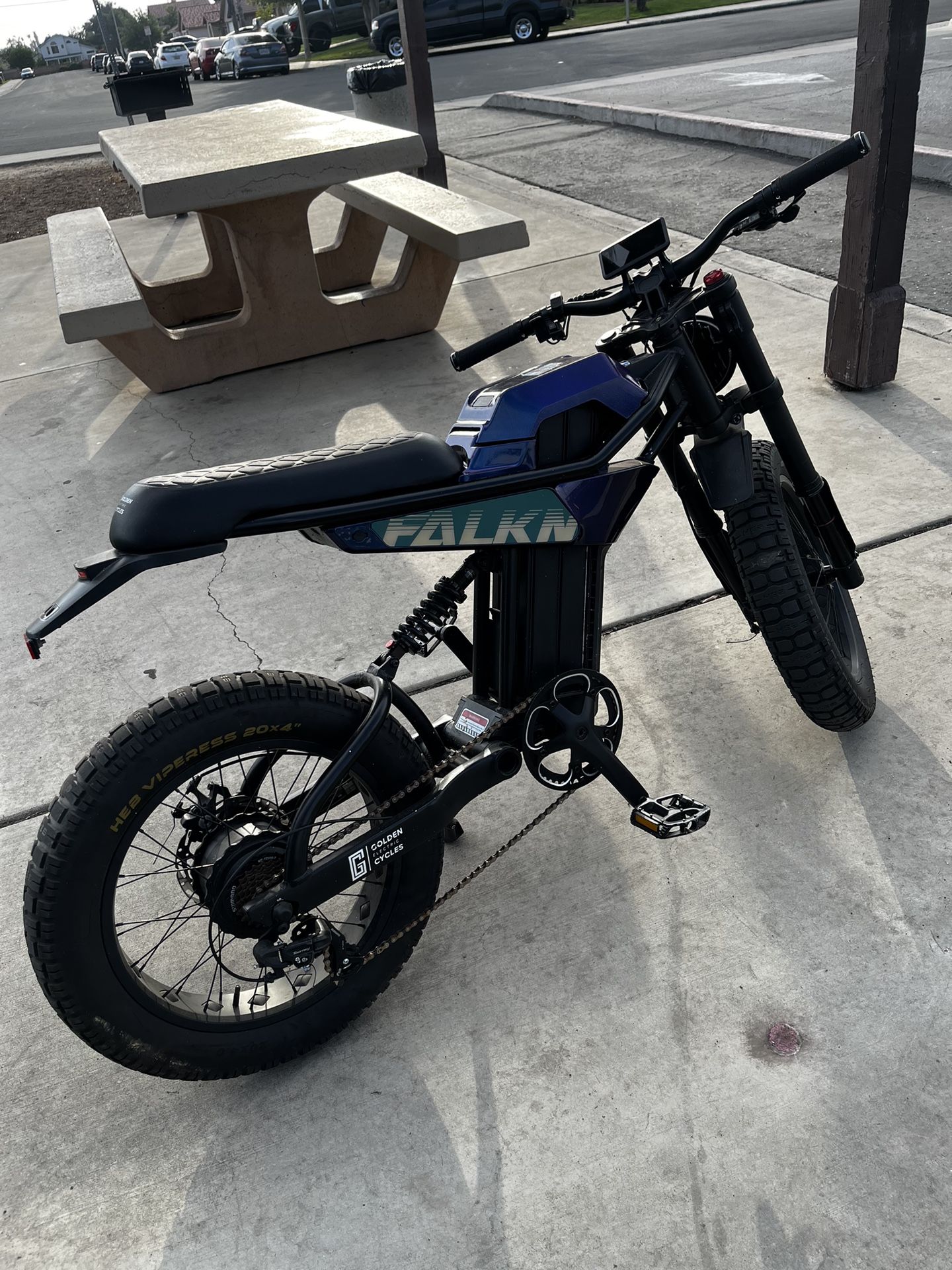 FALKN E-BIKE