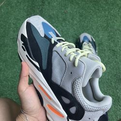 Yeezy Boost 700 Wave Runner Size 9