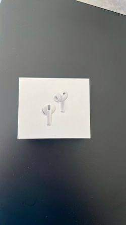AirPods Pro 3 with case