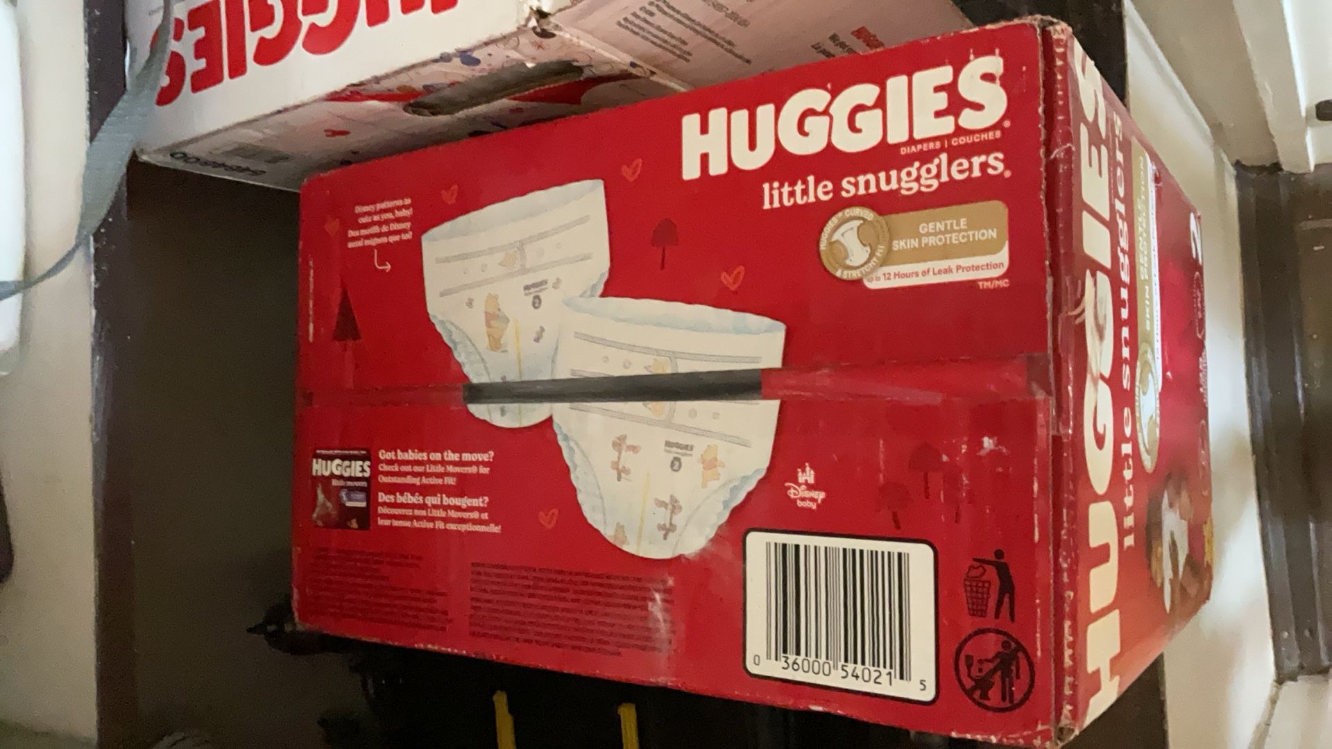 BABY DIAPERS HUGGIES SNUGGLERS 
