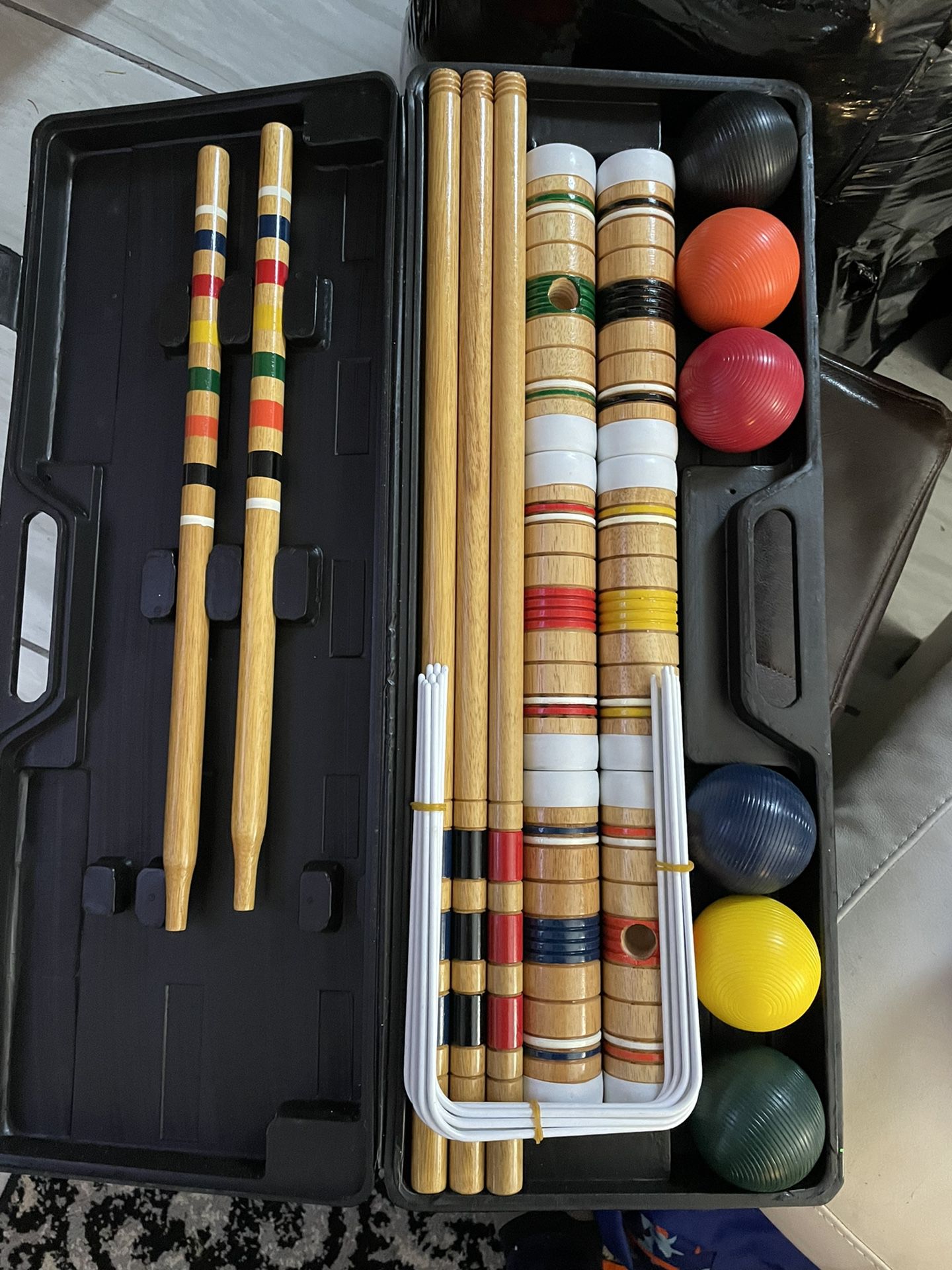 Spalding Wood Croquet Set With Carrying Case 