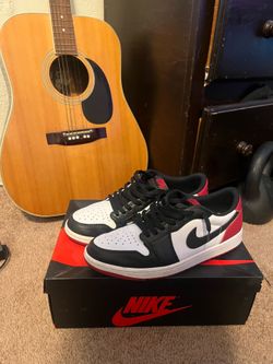 Jordan 1 Low black toe