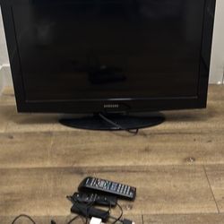 TV like new with box to use like smartv