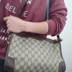 Authentic Vintage Gucci GG Monogram Supreme Clutch Shoulder Bag