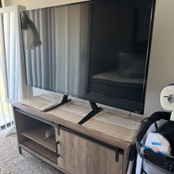 50inch TLC Roku TV with remotes xxl