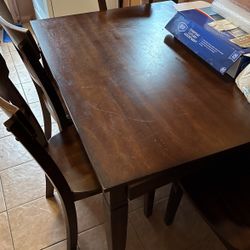 Kitchen Table + 4 Chairs 