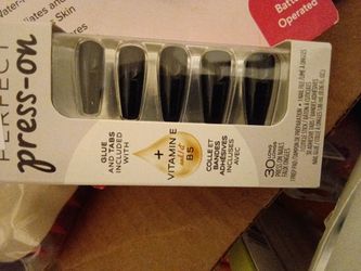 Black nail kit