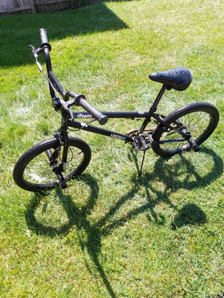 Hyper Bike Co. Spinner Pro Model BMX Flat Black 20" brakes seized