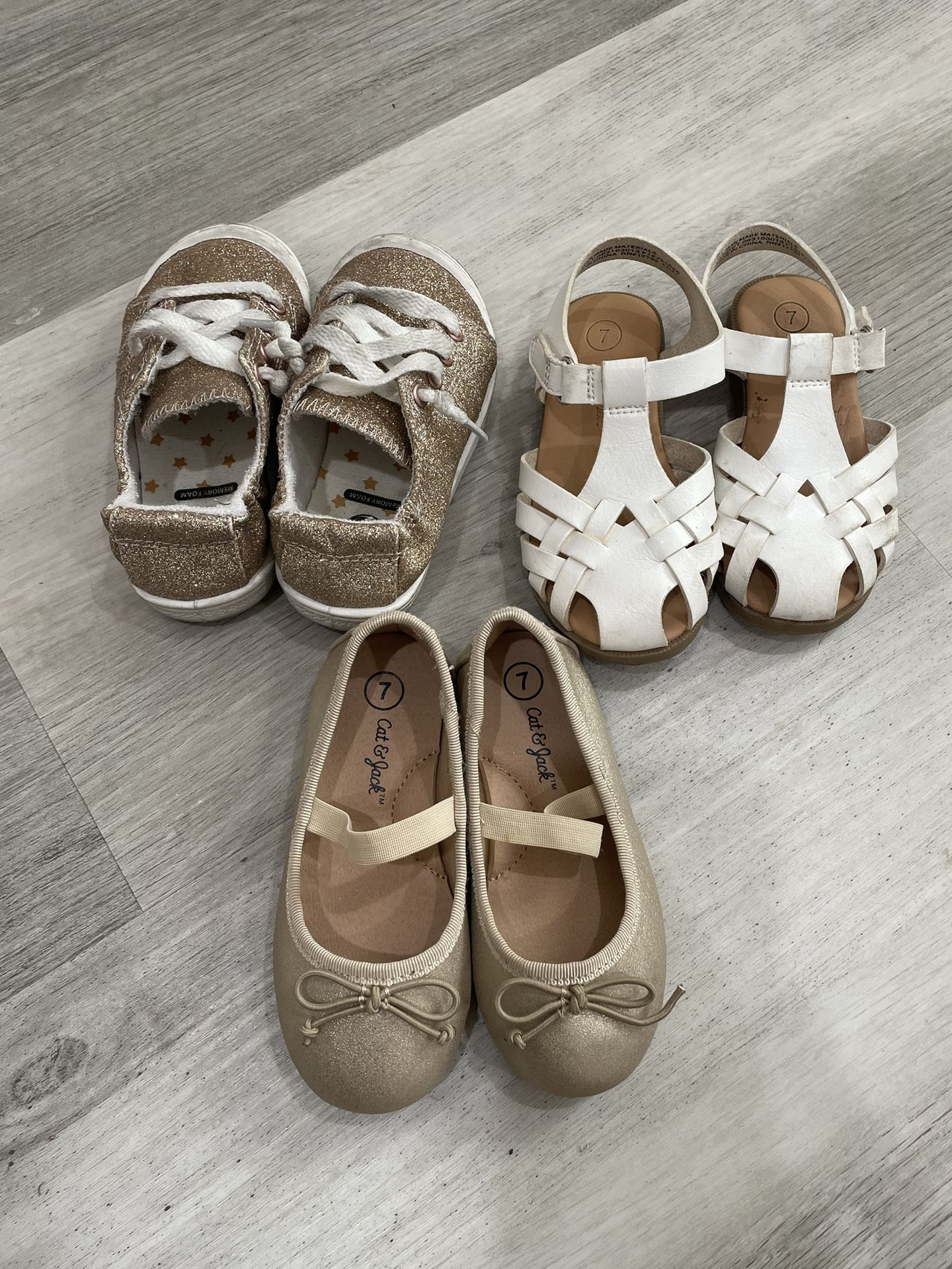 Kids Shoes Size 7 $5