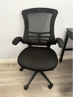 Black Mesh Office Chair – Adjustable Swivel Desk Chair