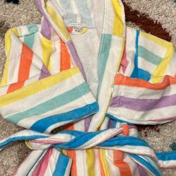 Pottery Barn kids Soft Hooded bath towel size 4-6
