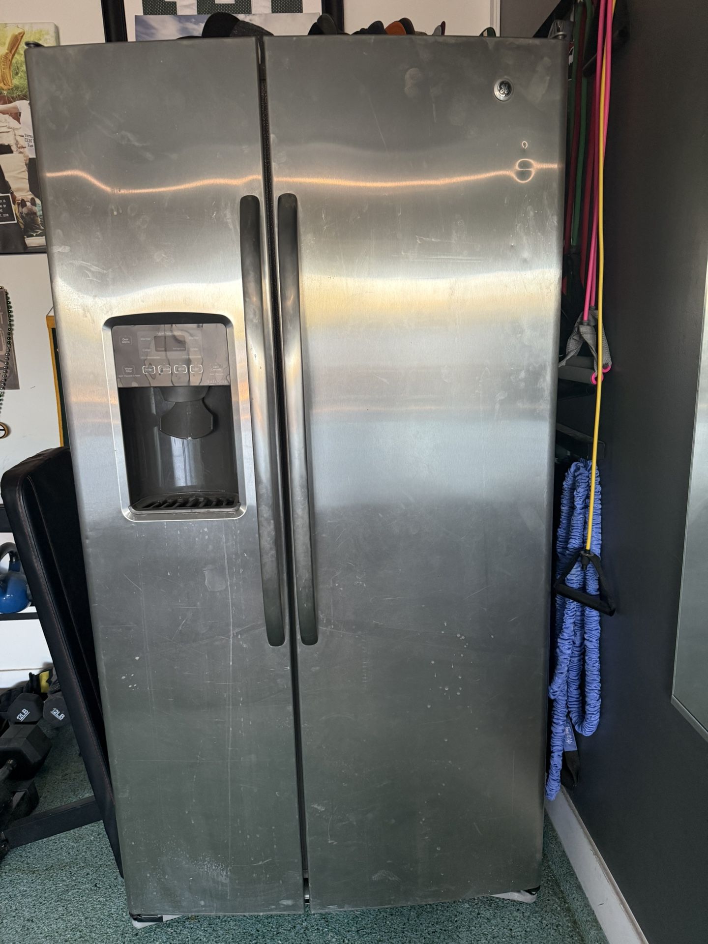 FREE FRIDGE FOR PICK UP 