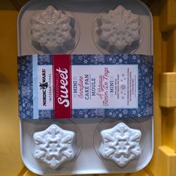Snowflake mini cake pan NEW