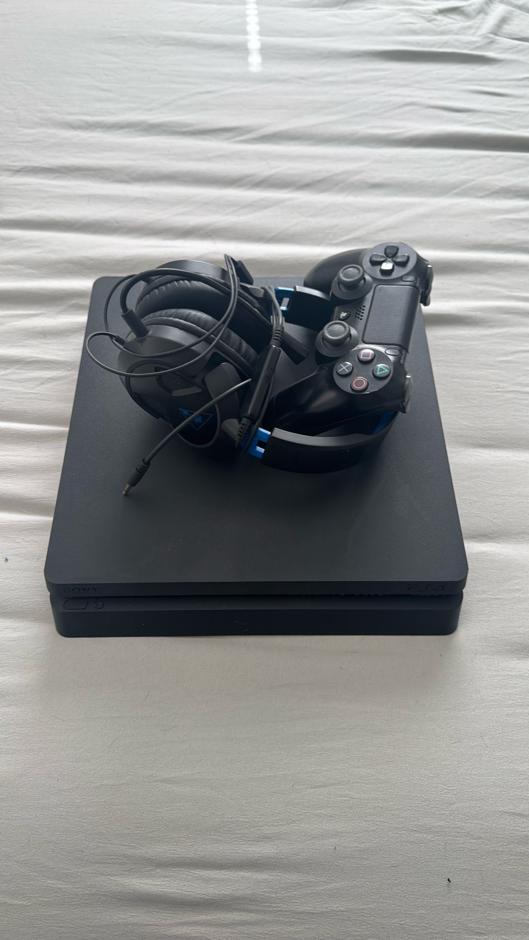 Sony Playstation 4 Slim