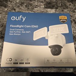 Floodlight Cam E340
