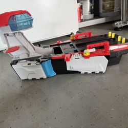 Kids Toy Aircraft Carrier Opens Up For Storage 