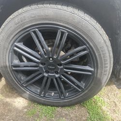 20-inch wheels with tires. Three are in good condition; one is a little more worn out. Taken off a 2016 Toyota Highlander