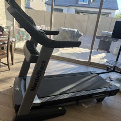 NordicTrack Commercial 1750