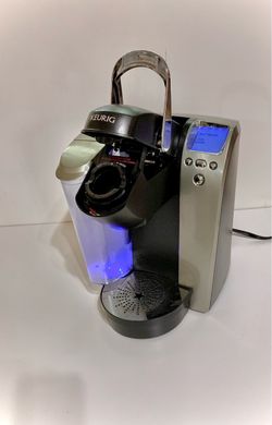 KEURIG Coffee Maker and Pod Carrousel