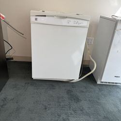 Kenmore Dishwasher And Whirlpool Ice Maker 