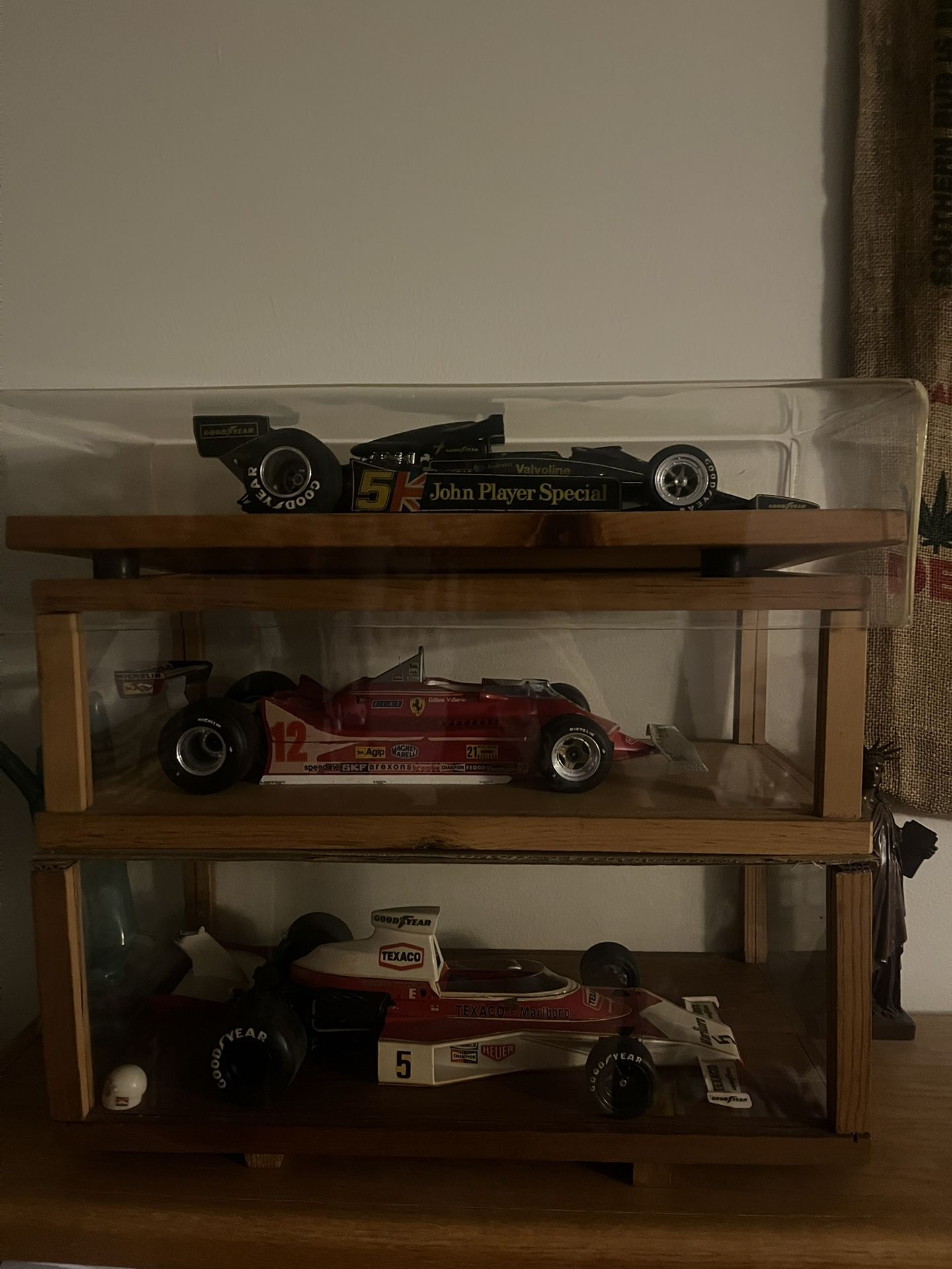 Model F1 Cars With Cases